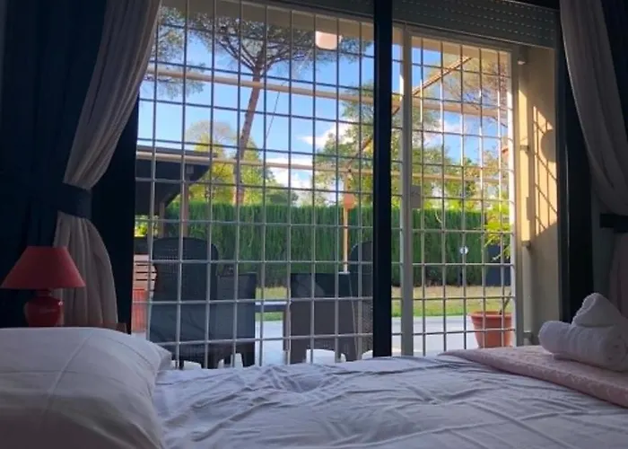 Δωμάτια σε οικογενειακή κατοικία Garden Guest Room Private Entrance & En-Suite Ρώμη