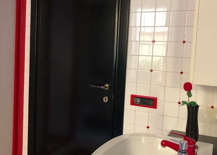 With Independent Access And Private Bathroom Rome