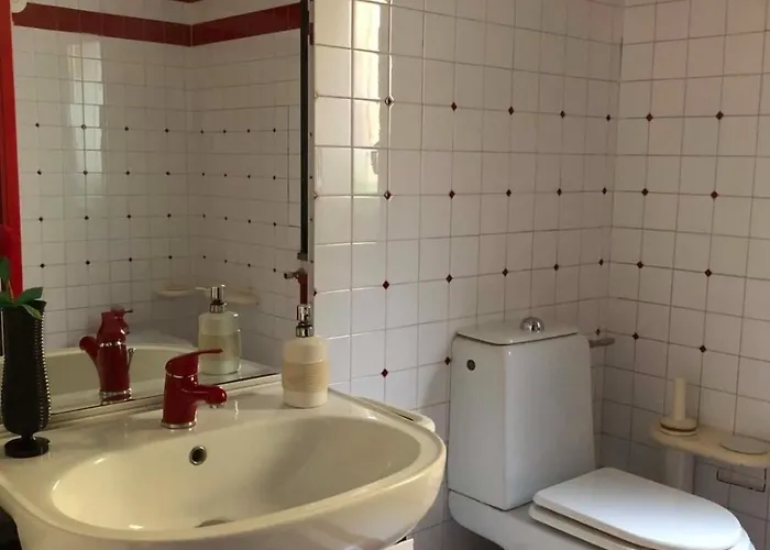 Δωμάτια σε οικογενειακή κατοικία Garden Guest Room Private Entrance & En-Suite *