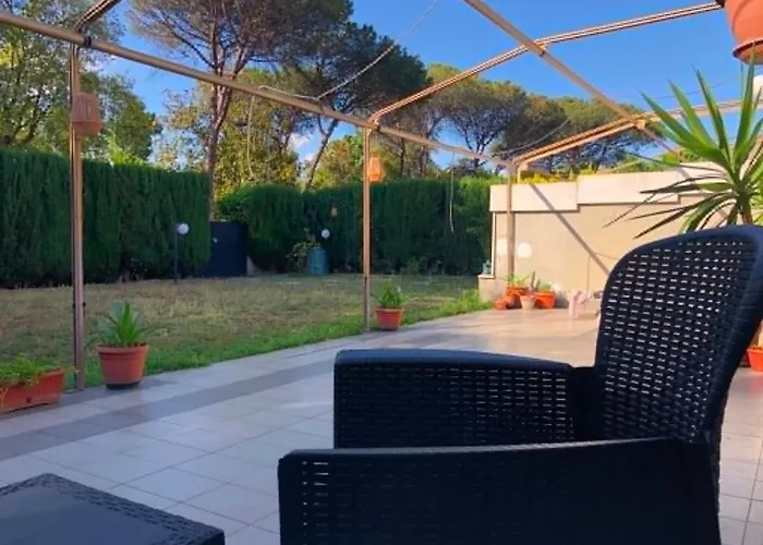 Garden Guest Room Private Entrance & En-Suite Δωμάτια σε οικογενειακή κατοικία